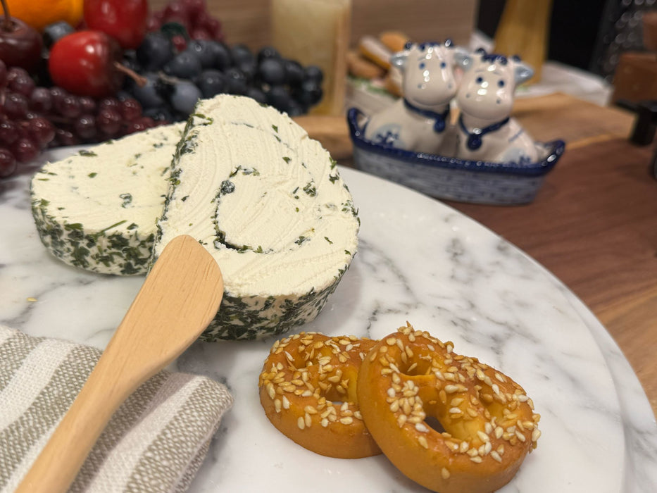 Le Roulé Garlic & Herb Roll