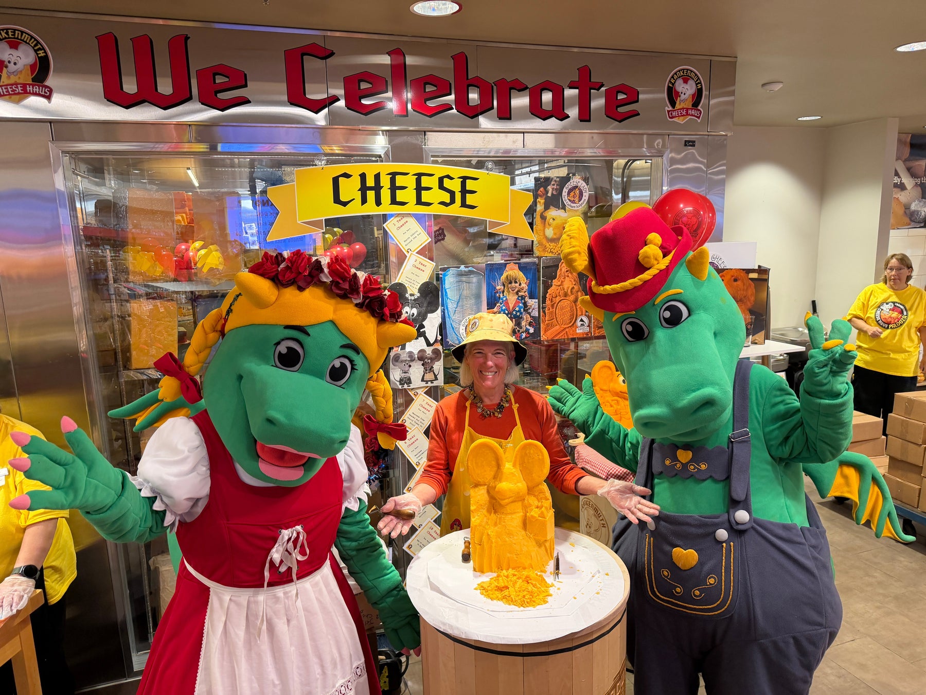 Klaus Maus Photo Spot & Appearances from Willy & Greta!