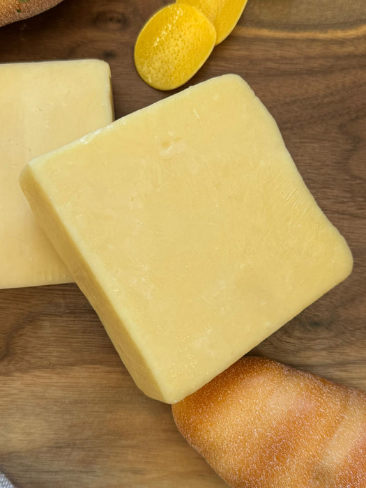 HOOK'S TRIPLE PLAY CHEESE
