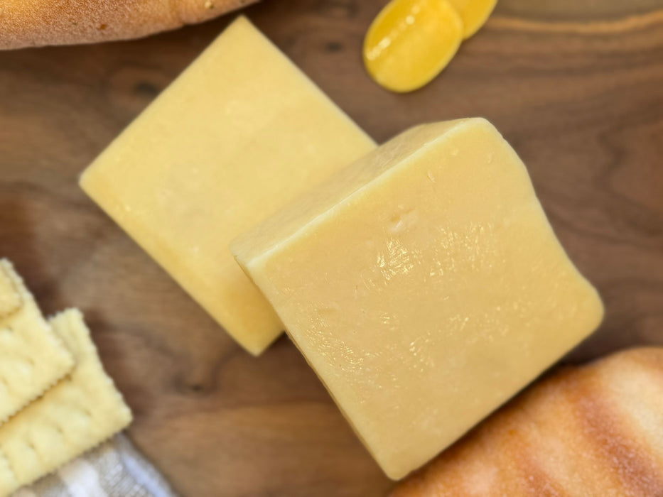 HOOK'S TRIPLE PLAY CHEESE