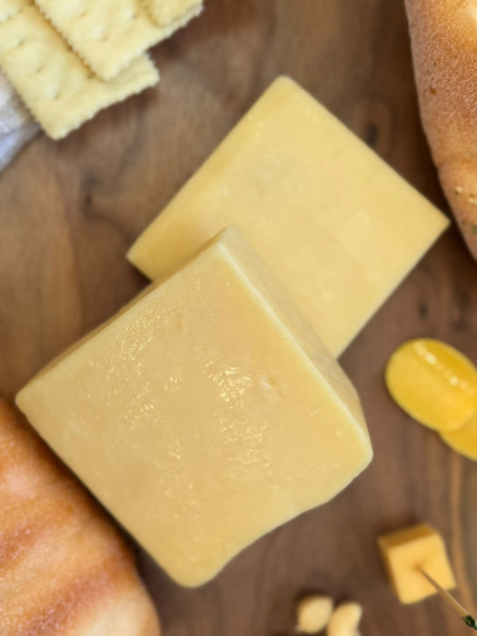 HOOK'S TRIPLE PLAY CHEESE
